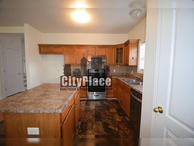 Building Photo - 1750 Buckeye Ct