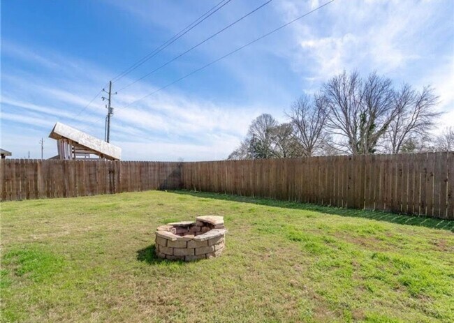 Building Photo - 439 Jordan Dr