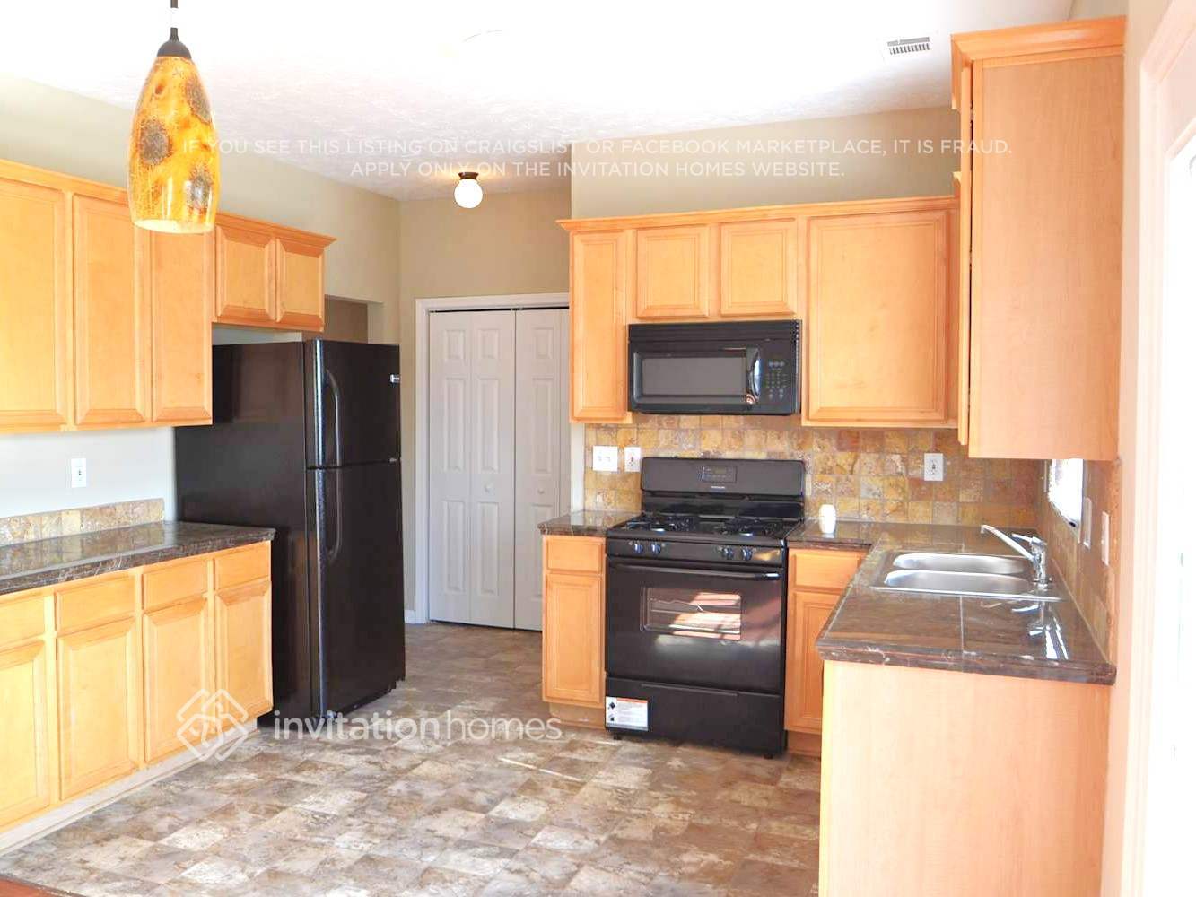 Building Photo - 940 Clairidge Ln SW