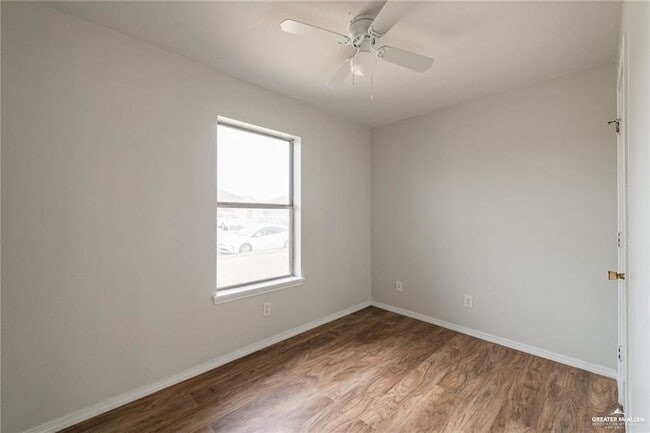 Building Photo - 707 W Gabriella Ave