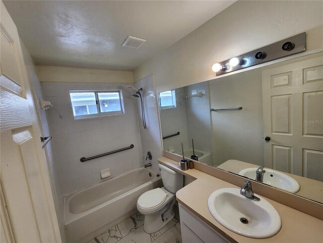 Building Photo - 4930 NW 20th Dr