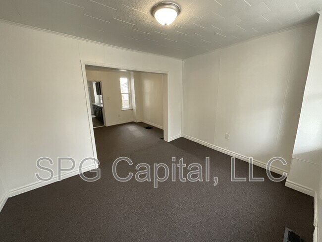 Building Photo - 724 Glen Pl