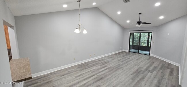 Building Photo - 7610 Baymeadows Cir W