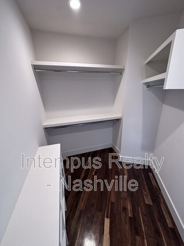 Building Photo - 929 13th Ave S