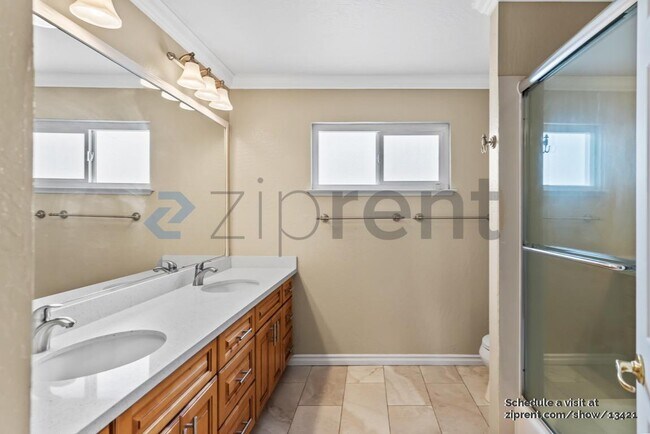 Building Photo - 5016 Wembley Ct