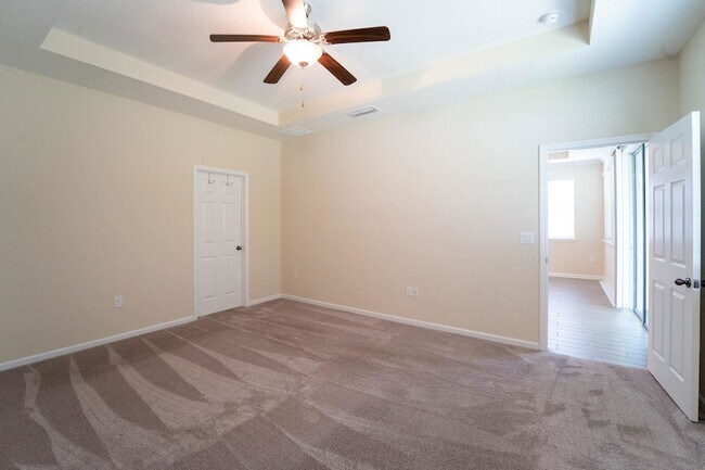 Building Photo - 543 Aventurine Ave
