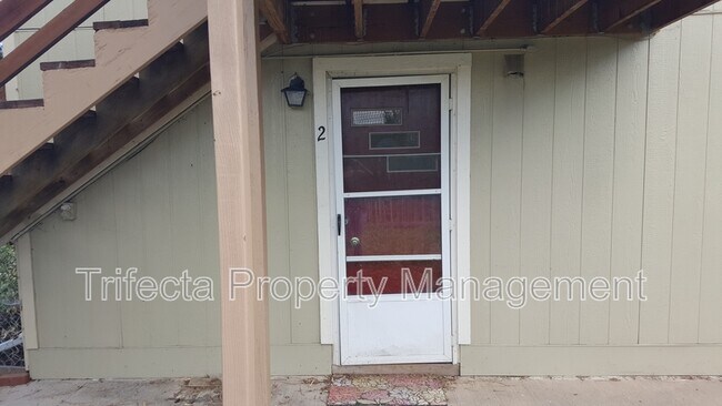 Building Photo - 417 N Hollywood St