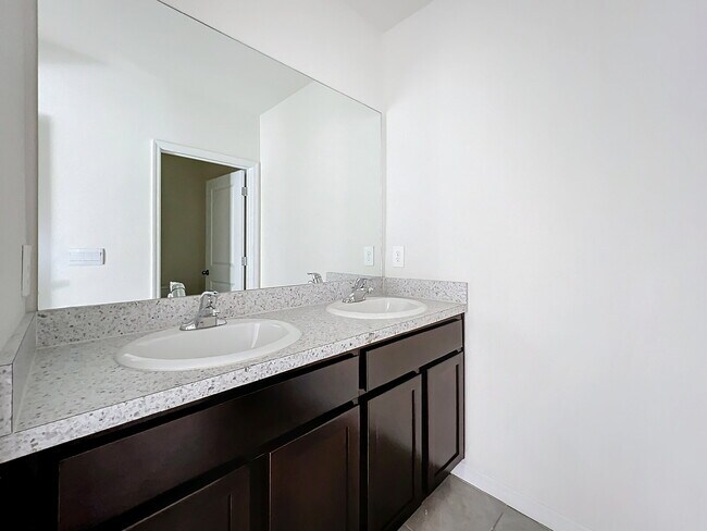 Building Photo - 12744 Lateral Root Dr