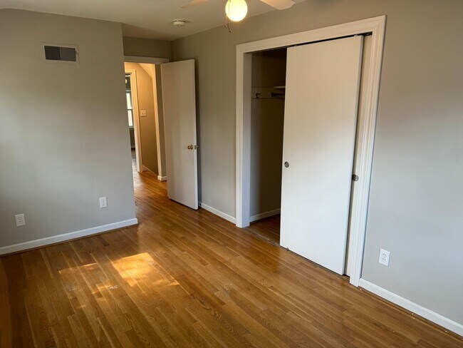 Building Photo - 3 Bedroom 2 Bathroom Single Family Home in Upper Arlington