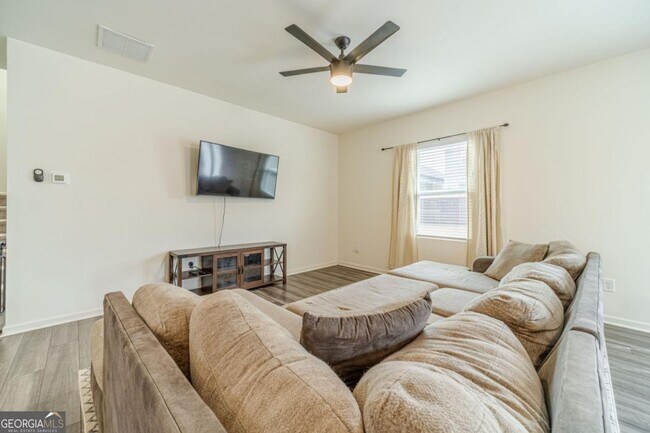 Building Photo - 222 Knightsbridge Ln