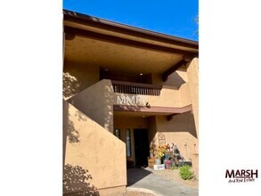 Building Photo - Very nice 2 bedroom condo in Chandler with...