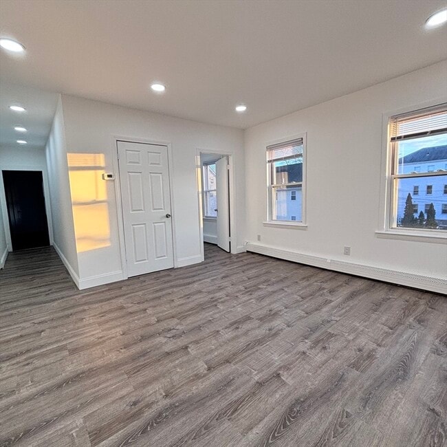 Building Photo - 12 Pine St