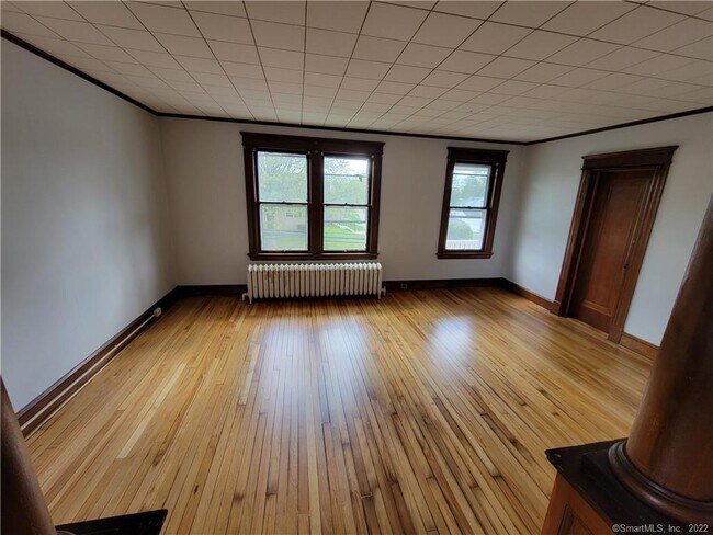 Building Photo - 393 Highland Ave