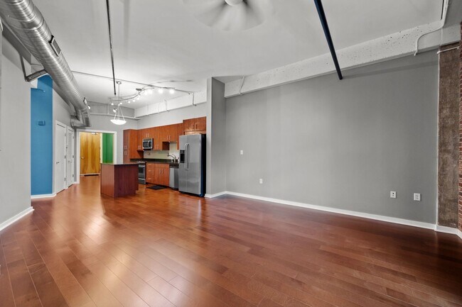 Building Photo - 415 St Pauls Blvd