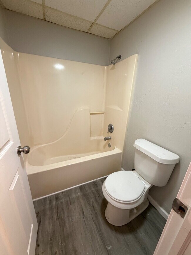 Building Photo - 2825 Green Mountain Dr