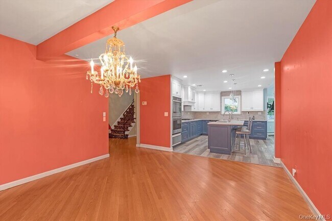 Building Photo - 709 Carlyle St