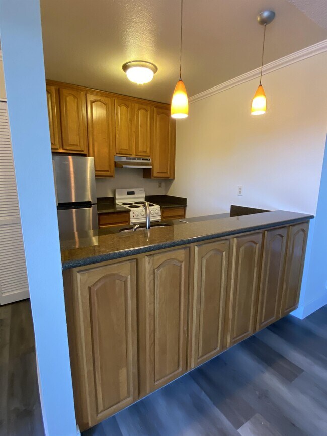 Building Photo - 280 Stonegate Cir