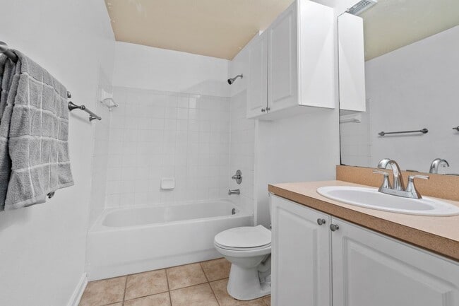 Building Photo - 410 S Villa San Marco Dr