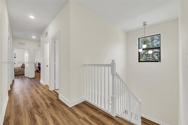 Building Photo - 10204 NW 86th St