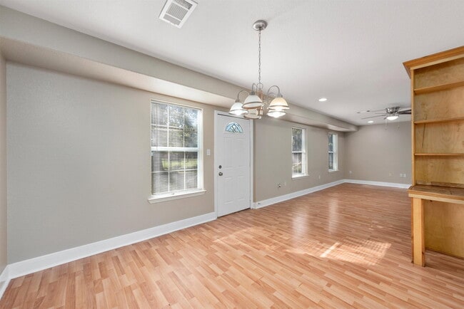 Building Photo - 1728 Connorvale Rd