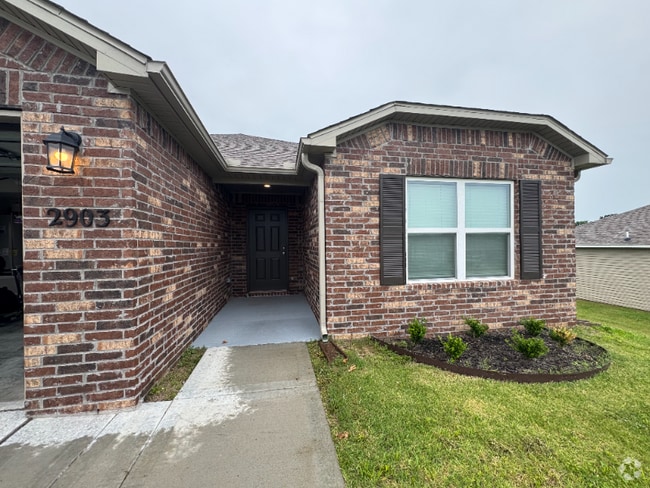 Building Photo - 2903 W McLaren Dr
