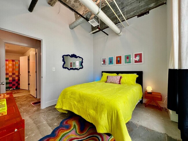 Building Photo - Swanky, Funky, Groovy, loft space Cincinnati, Ohio