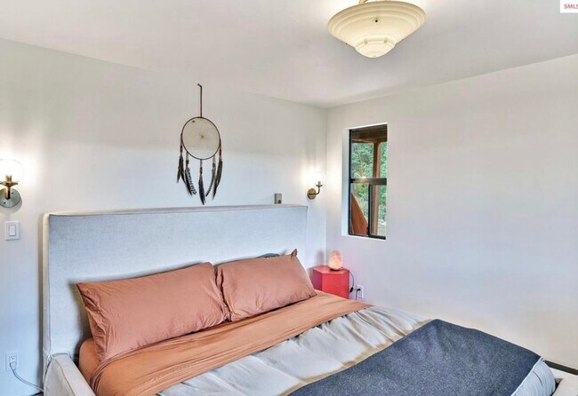 Building Photo - 275 Kelley Creek Rd