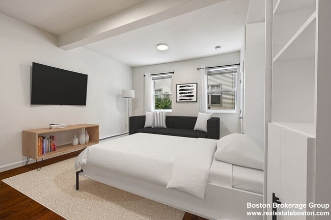 Building Photo - 267 Bolton St