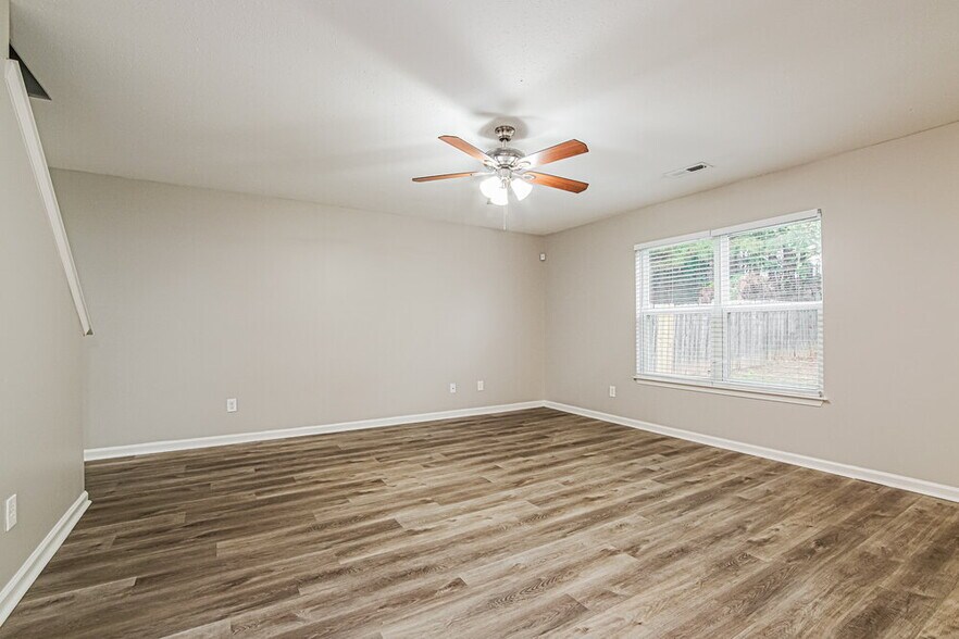 Building Photo - 442 Randolph Dr