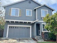 Building Photo - Charming Studio with AC and Secure Mailbox!