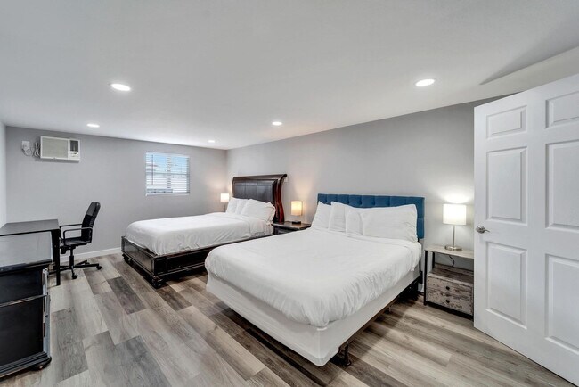 Building Photo - 8820 Rocky Creek Dr