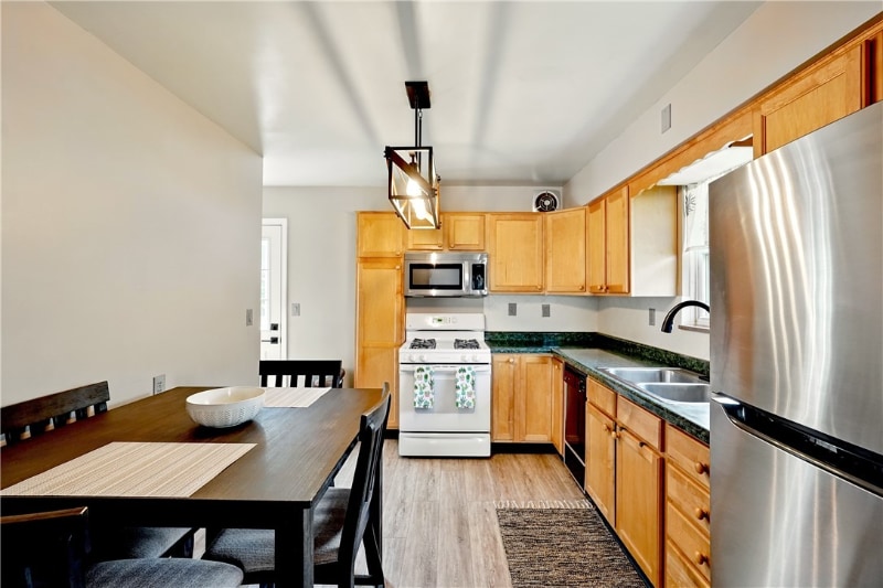 Building Photo - 155 W View Ave