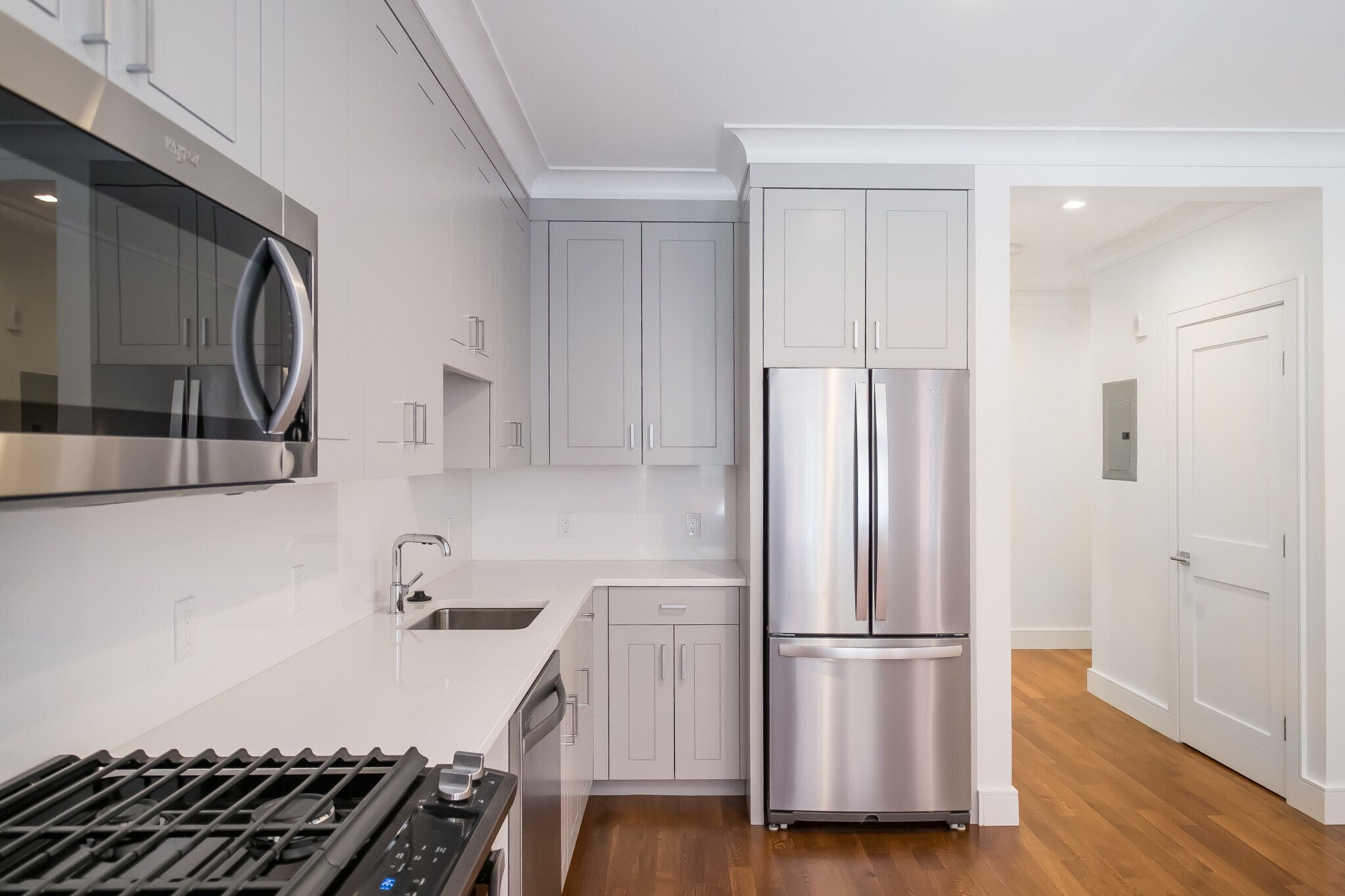 Building Photo - 11 Temple St