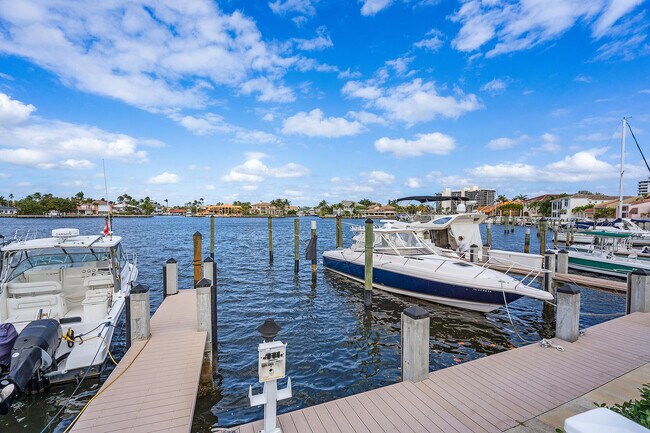 Primary Photo - 85 Pelican Pointe Dr
