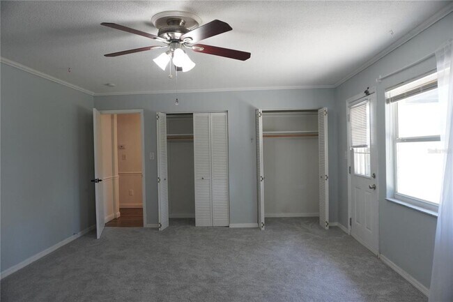 Building Photo - 401 Palm Springs Dr