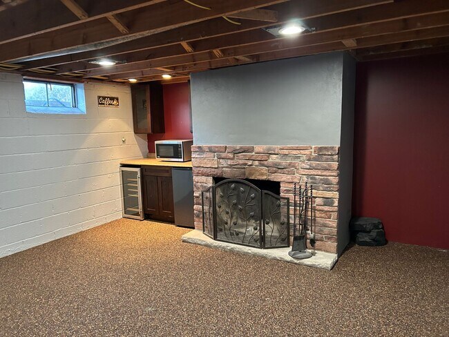 Building Photo - Brick Ranch for Rent in Mayfield HTS walking distance to Golden Gate Plaza