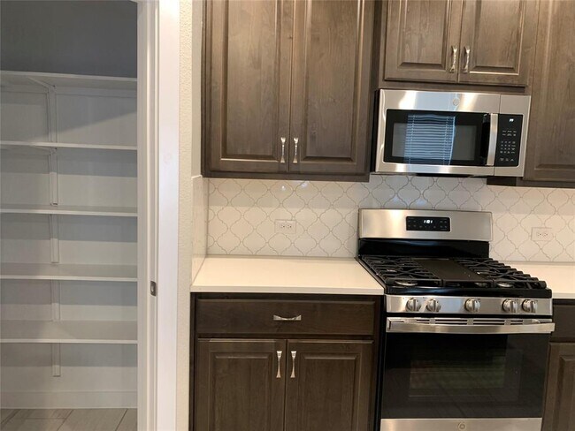 Building Photo - 2913 Sage Ranch Dr