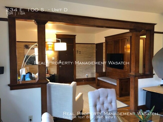 Building Photo - 1 Bedroom 1 Bathroom Unit at The Hollywood!