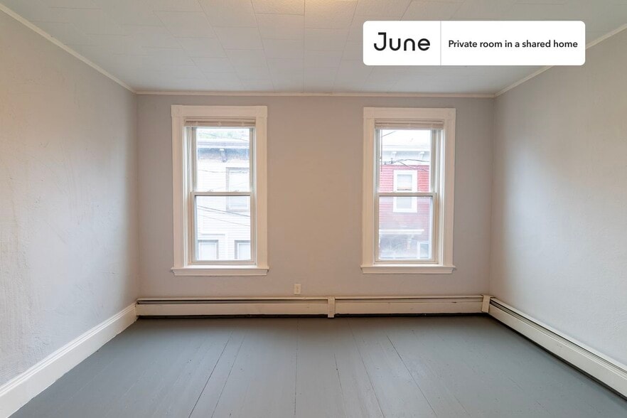 Primary Photo - Room in Shared 3 bed/1 bath home