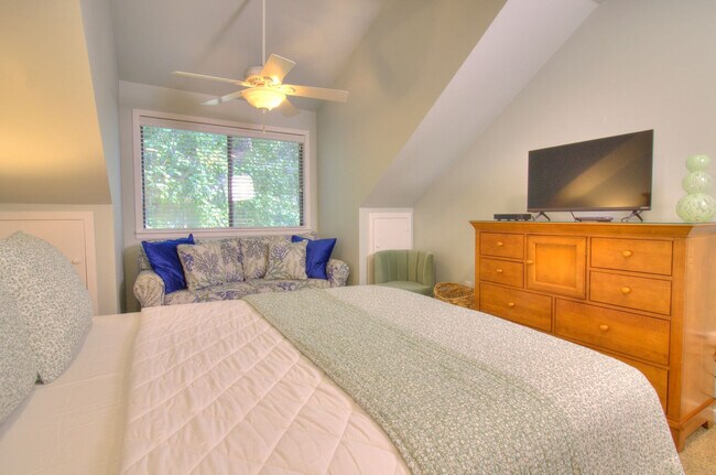 Building Photo - 301 Myrtlewood Ct