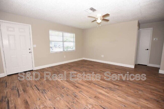 Building Photo - 1224 Waterview Blvd E