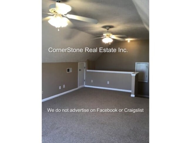 Building Photo - 106 Van Buren Dr