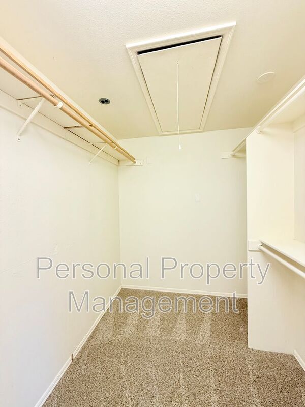 Building Photo - 22101 NE 99th St