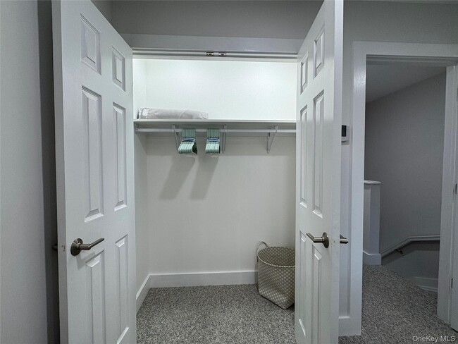 Building Photo - 49 Canoe Place Rd