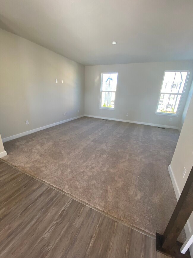 Building Photo - 140 Spring Grove Way