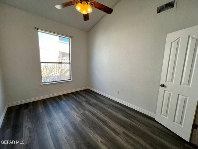 Building Photo - 757 Desert Star Dr