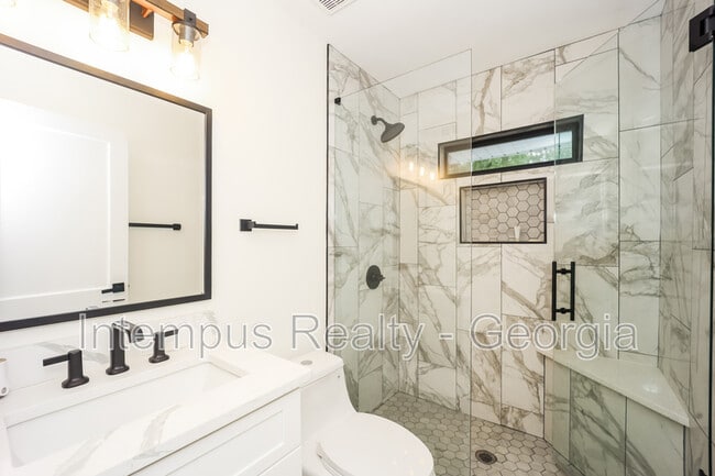 Building Photo - 3543 Bouldercrest Rd