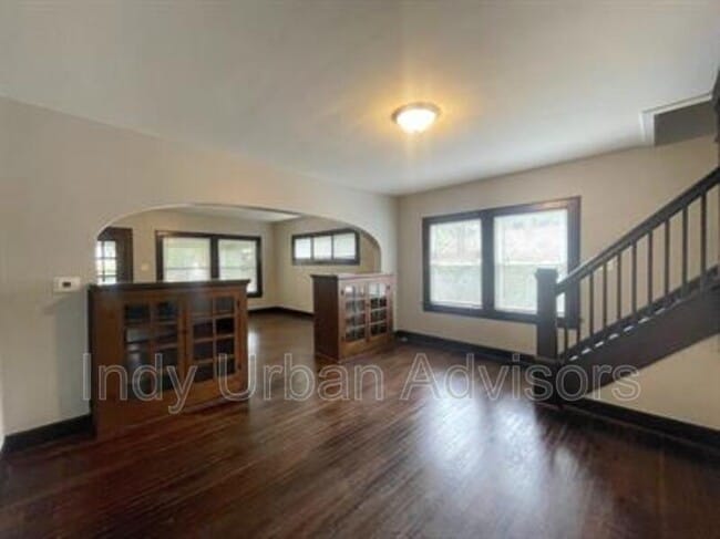 Primary Photo - 916 E Tabor St