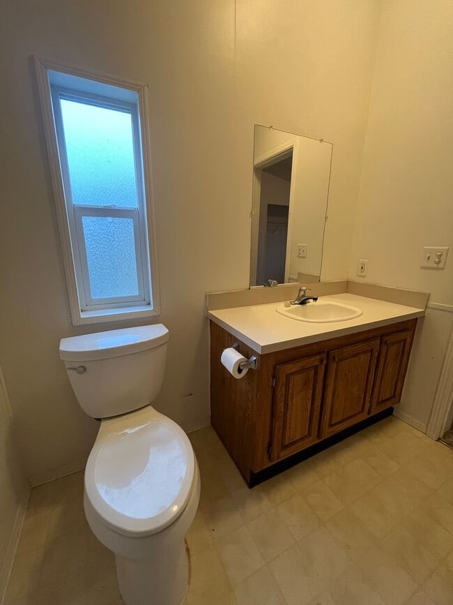 Building Photo - 3-Bedroom 2-Bathroom home in Thurston