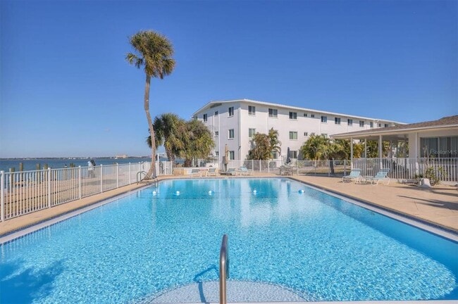 Building Photo - 761 John Ringling Blvd